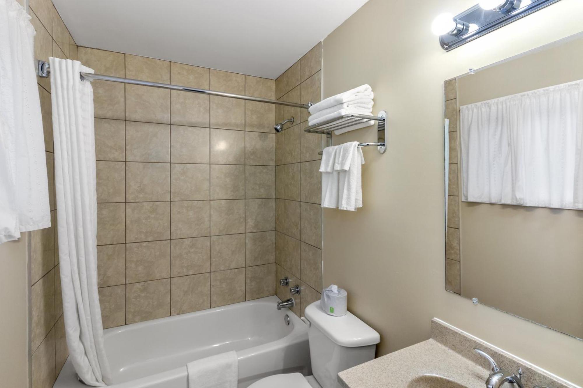Nights Inn Owen Sound Zewnętrze zdjęcie